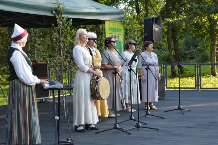folkloras kopa " Vesetnieki" 